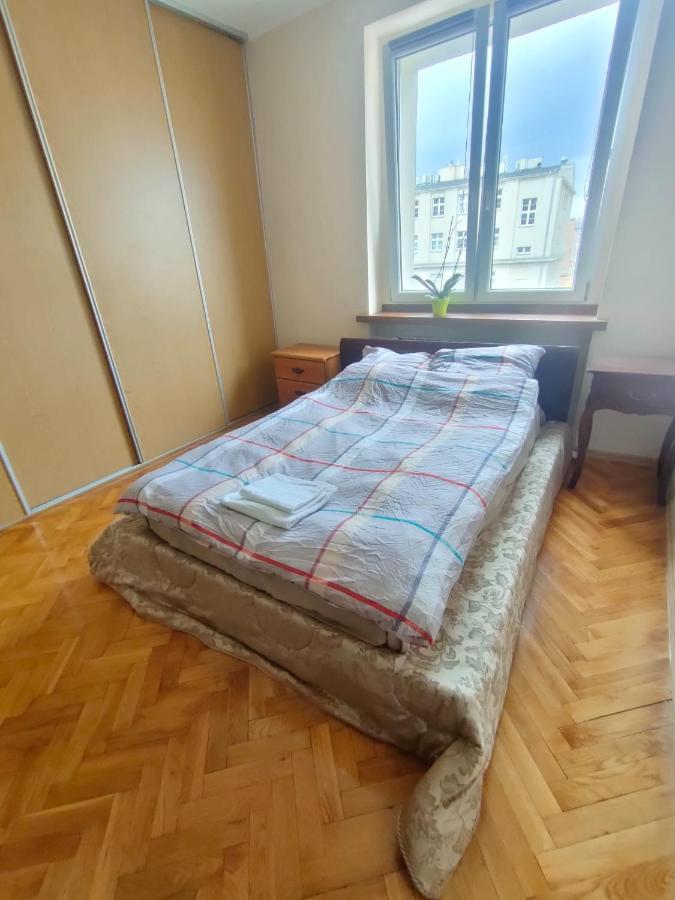 City Centre Apartment - Poznan Bagian luar foto